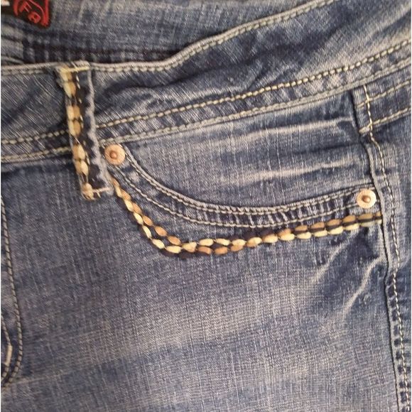 Fragile Jean Capri's.  Size 17 - Picture 4 of 9